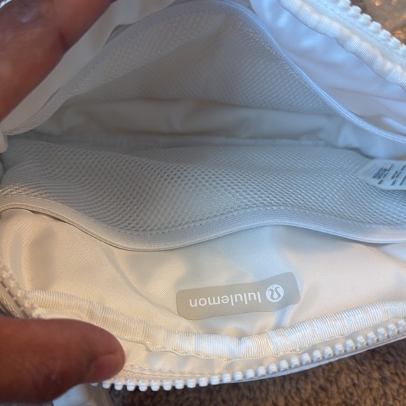 Lululemon - Picture 14 of 17